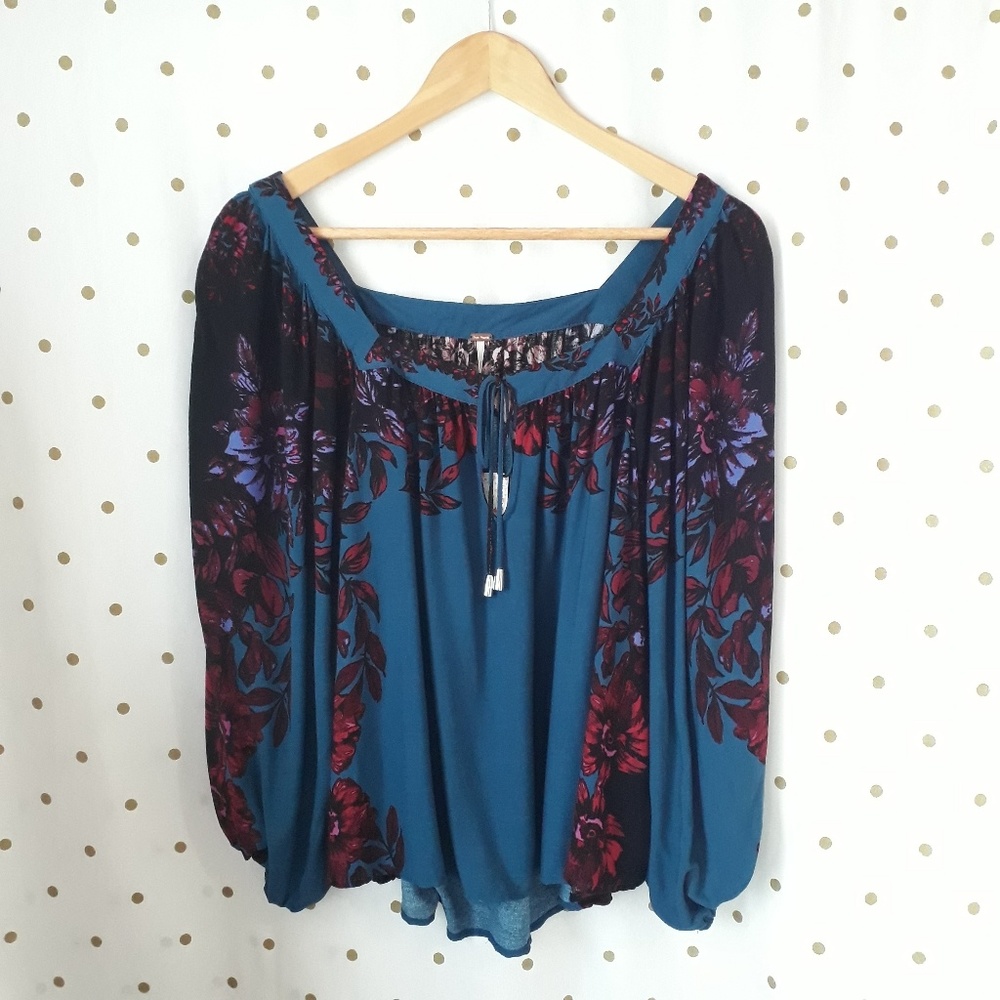 🦋 Free People 🦋 Wild Memories Top SZ - M (NWT)